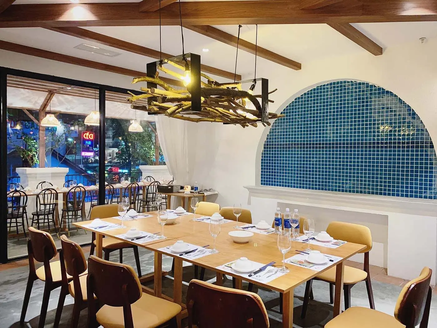 Muốn ăn cua ho&agrave;ng đế ngon, đến ngay Nh&agrave; h&agrave;ng Queen's Crab Huế! 4