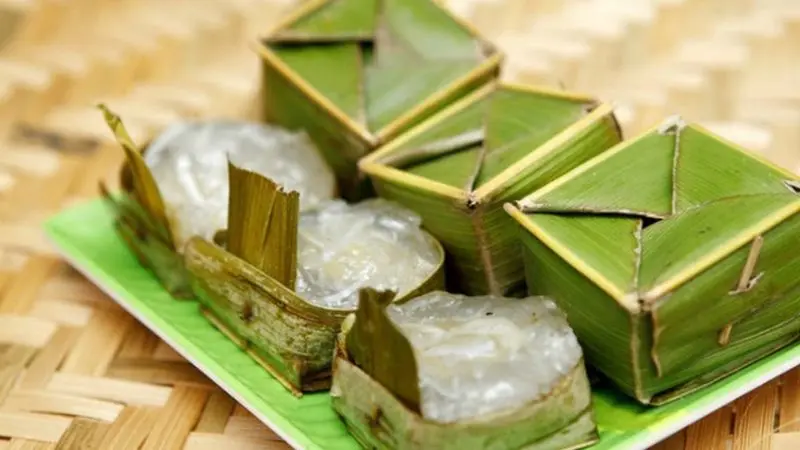 Ngọt bùi, dẻo thơm hương vị bánh xu xê gói lá dừa đặc sản Huế 2