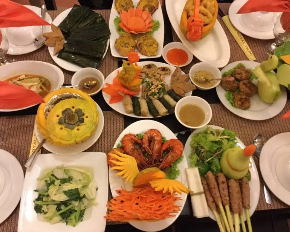 Nh&agrave; h&agrave;ng Cung Đ&igrave;nh - Trở về Huế xưa tại nh&agrave; h&agrave;ng Huế với phong c&aacute;ch cung đ&igrave;nh độc đ&aacute;o 6