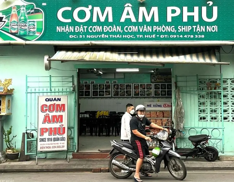 Qu&aacute;n Cơm &Acirc;m Phủ Huế với c&aacute;c m&oacute;n ăn cung đ&igrave;nh độc đ&aacute;o 2