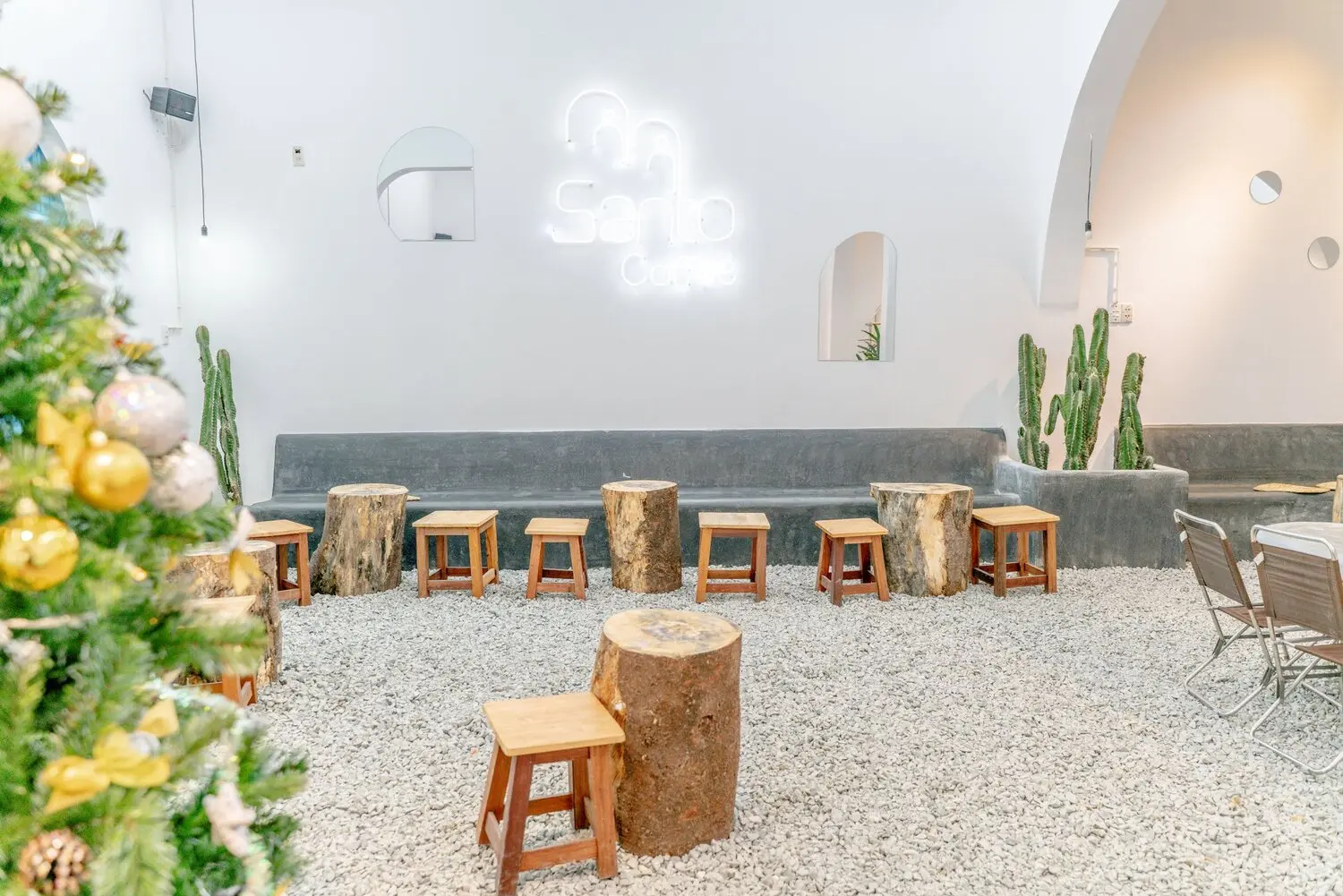 Santo Cafe Huế &ndash; Santorini thu nhỏ giữa l&ograve;ng th&agrave;nh phố 3