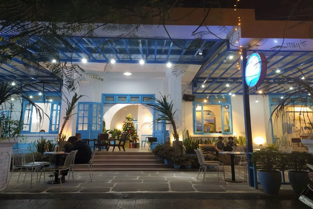 Santo Cafe Huế &ndash; Santorini thu nhỏ giữa l&ograve;ng th&agrave;nh phố 2