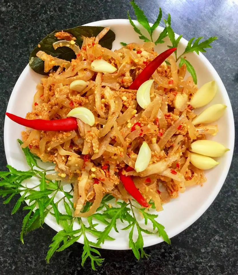 Thương nhớ hương vị đặc sản cố đô ngập tràn con phố nem chả tré Đào Duy Từ 8