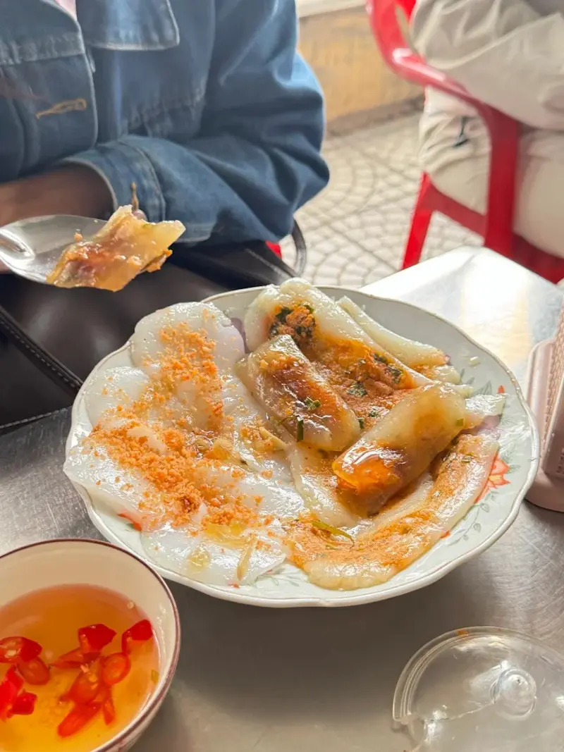 Thưởng thức b&aacute;nh bột lọc Huế: Tinh hoa ẩm thực Cố đ&ocirc; 16
