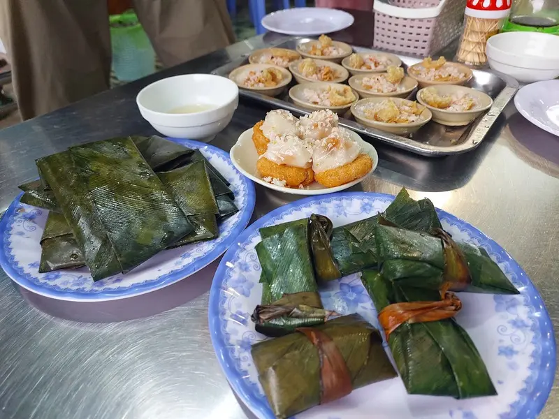 Thưởng thức Bánh nậm Huế và cảm nhận hương vị dân dã cực hấp dẫn 9