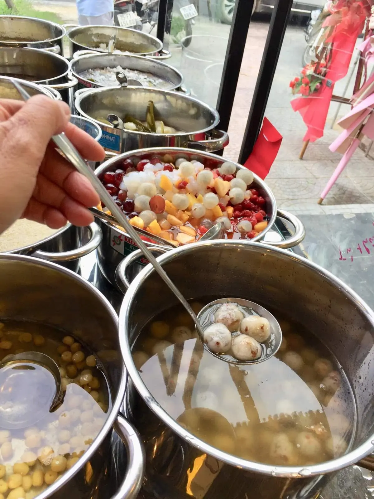 Thưởng thức những m&oacute;n ch&egrave; Huế đầy hấp dẫn tại ch&egrave; Mợ T&ocirc;n Đ&iacute;ch 6