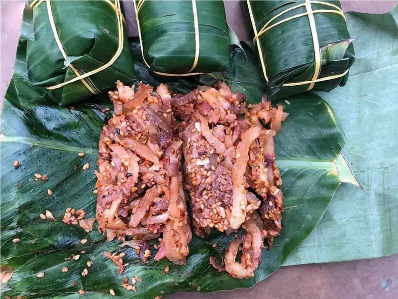 Thưởng thức trọn vẹn hương vị cố đ&ocirc; với 10 m&oacute;n đặc sản Huế hấp dẫn 9