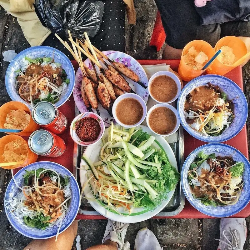 Tinh hoa ẩm thực Huế đem hương vị kể chuyện đất cố đ&ocirc; 2