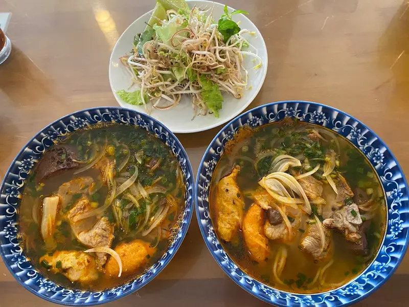 Tinh hoa ẩm thực Huế đem hương vị kể chuyện đất cố đ&ocirc; 5