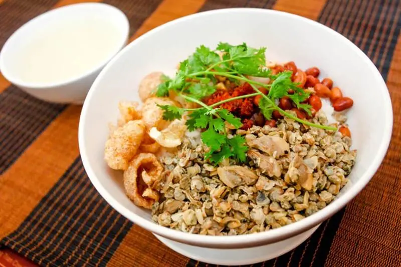 TOP 10 đặc sản Huế, tinh hoa ẩm thực nên thử tại đất cố đô 11