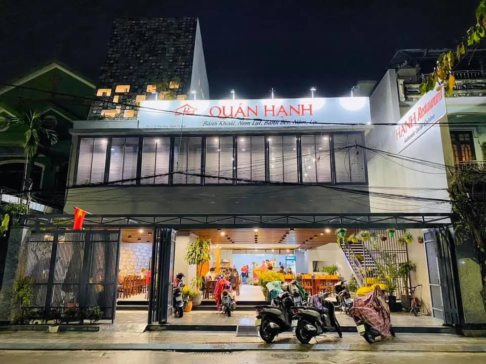 Về Cố đ&ocirc;, nhớ gh&eacute; qu&aacute;n b&aacute;nh kho&aacute;i Hạnh để thưởng thức hương vị xứ Huế khiến du kh&aacute;ch xi&ecirc;u l&ograve;ng 2