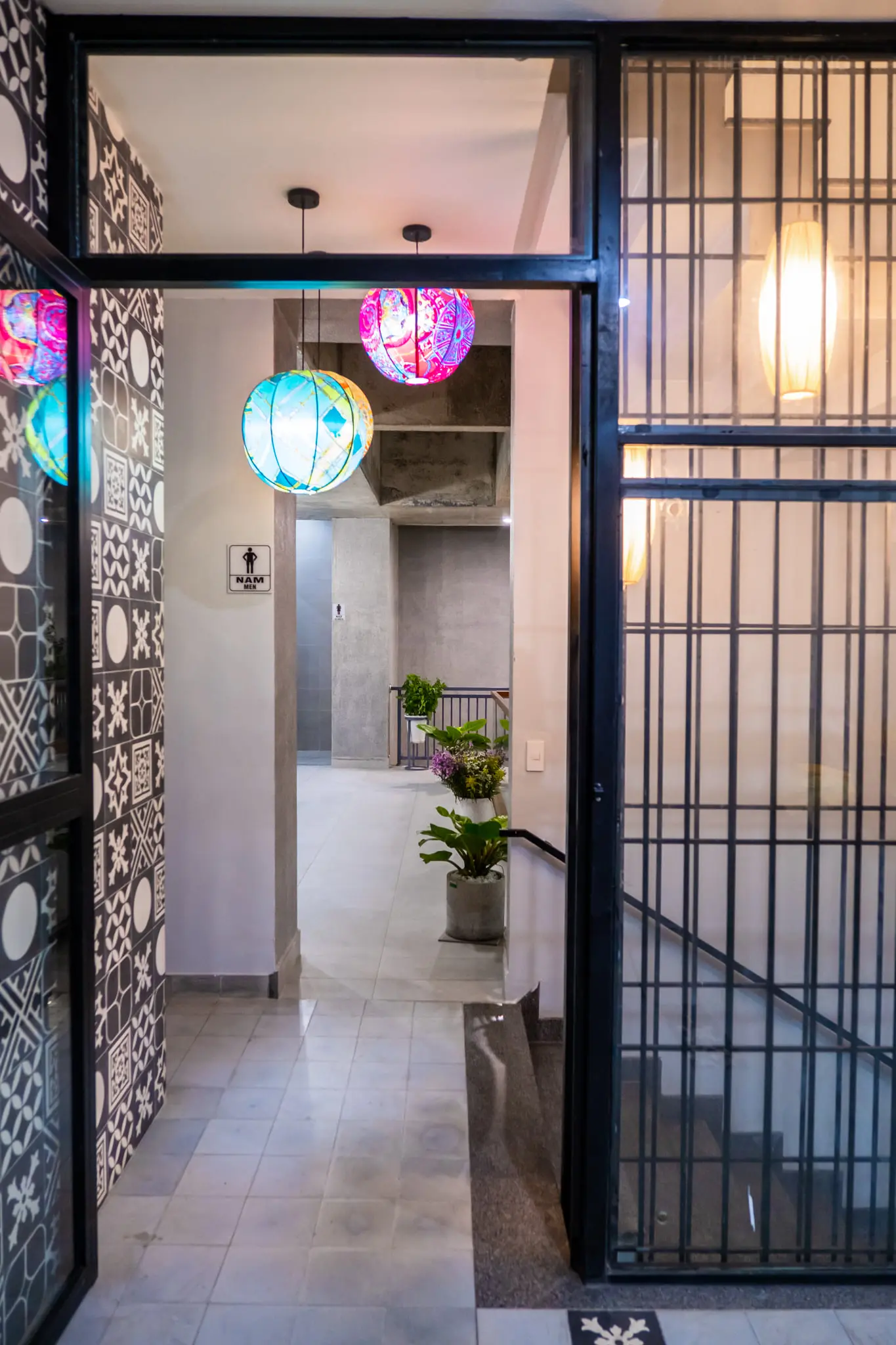 Về Cố đ&ocirc;, nhớ gh&eacute; qu&aacute;n b&aacute;nh kho&aacute;i Hạnh để thưởng thức hương vị xứ Huế khiến du kh&aacute;ch xi&ecirc;u l&ograve;ng 7