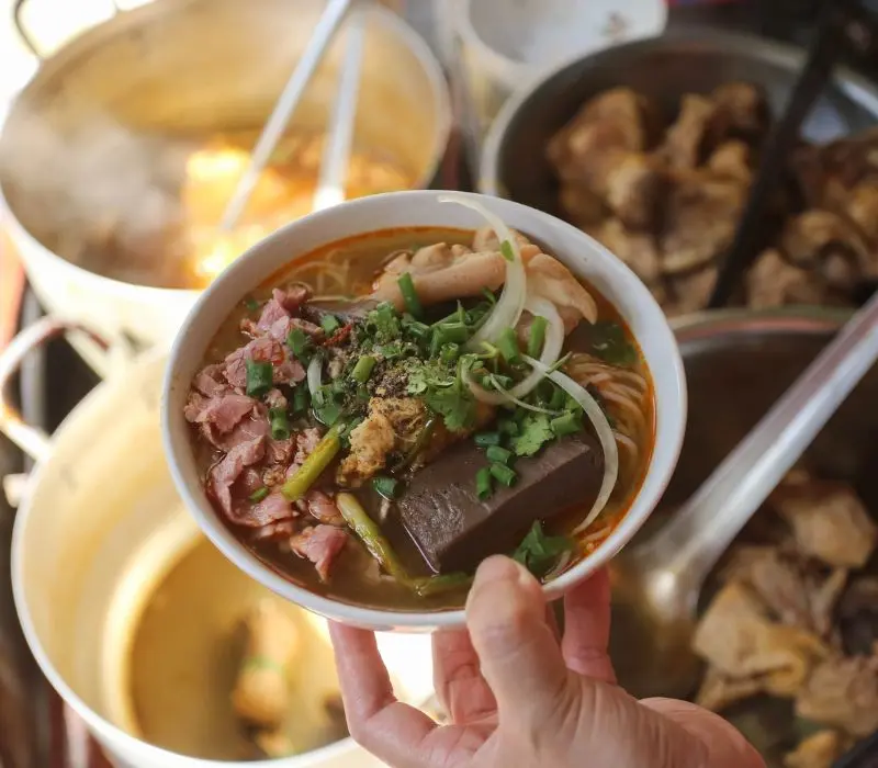 Hue food tour: Hành trình tìm hiểu Huế bằng chính vị giác của mình