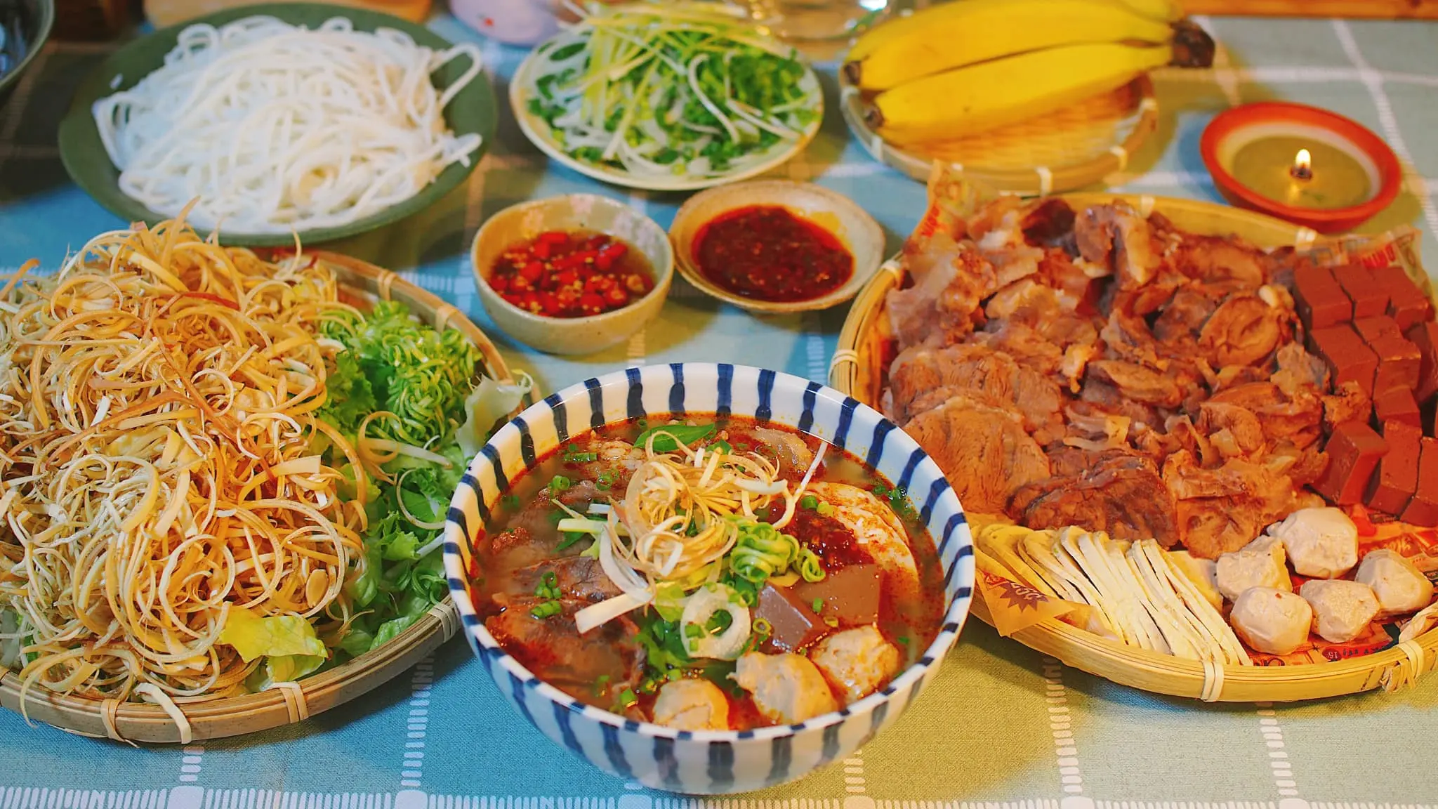 Top 7 quán bún bò Huế ngon choáng váng quên lối về khiến ai ăn cũng nhớ