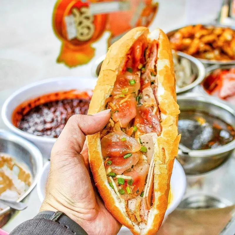 Top 8 địa chỉ bánh mì đêm thơm ngon nức tiếng mà bạn không thể bỏ lỡ