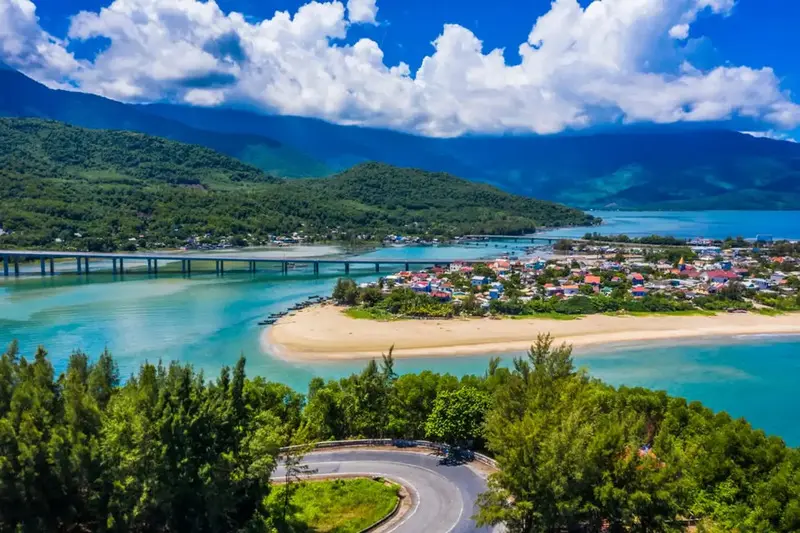 B&atilde;i biển Lăng C&ocirc; một bức tranh thuần khiết của xứ Huế 8