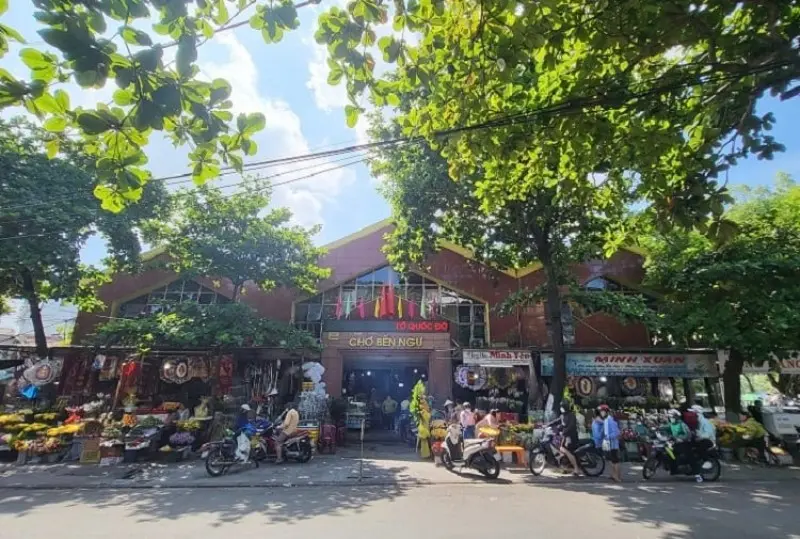Chợ Bến Ngự: Điểm hẹn mua sắm b&ecirc;n bờ s&ocirc;ng An Cựu 3