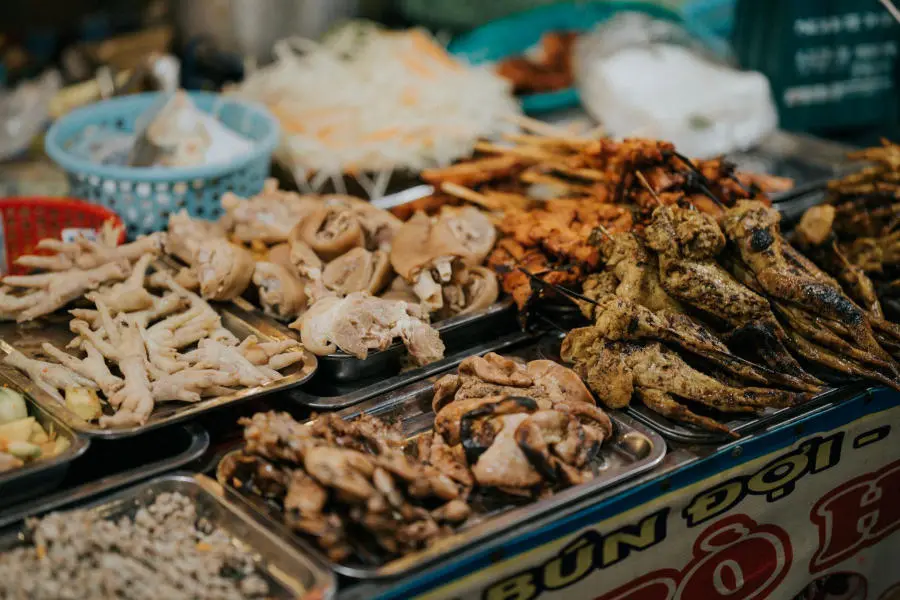 Chợ Đ&ocirc;ng Ba v&agrave; nếp sống nhộn nhịp của Huế khi đ&ecirc;m về 12