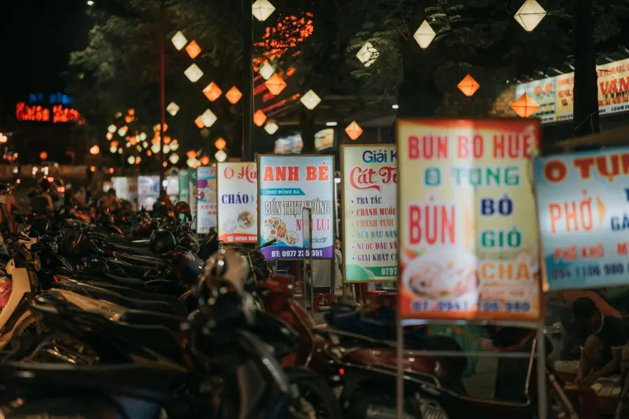 Chợ Đ&ocirc;ng Ba v&agrave; nếp sống nhộn nhịp của Huế khi đ&ecirc;m về 3