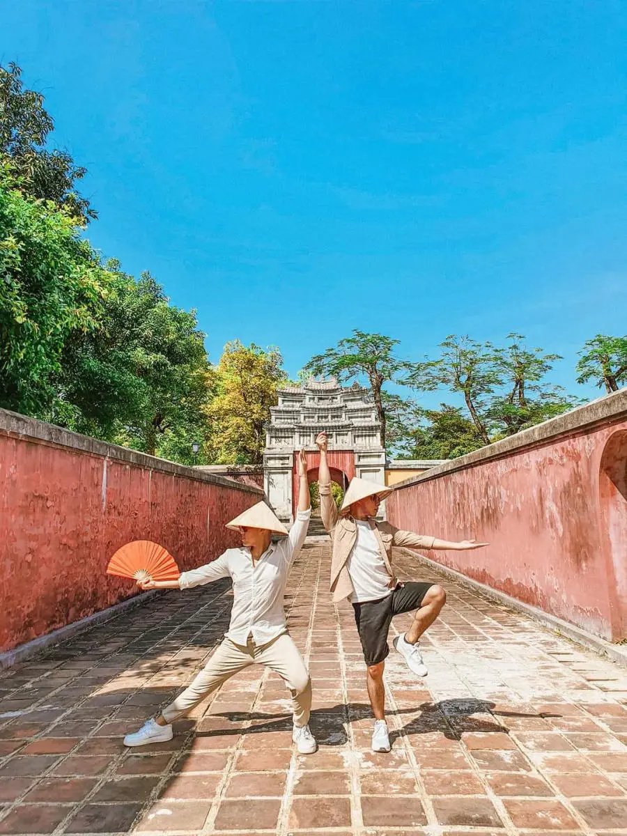 C&ugrave;ng bạn th&acirc;n Kh&aacute;m ph&aacute; Huế v&agrave; đem về bộ ảnh sống ảo triệu view 25