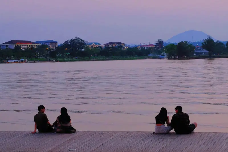 Đắm ch&igrave;m trong Ho&agrave;ng h&ocirc;n ở Huế mỗi buổi chiều t&agrave; 4