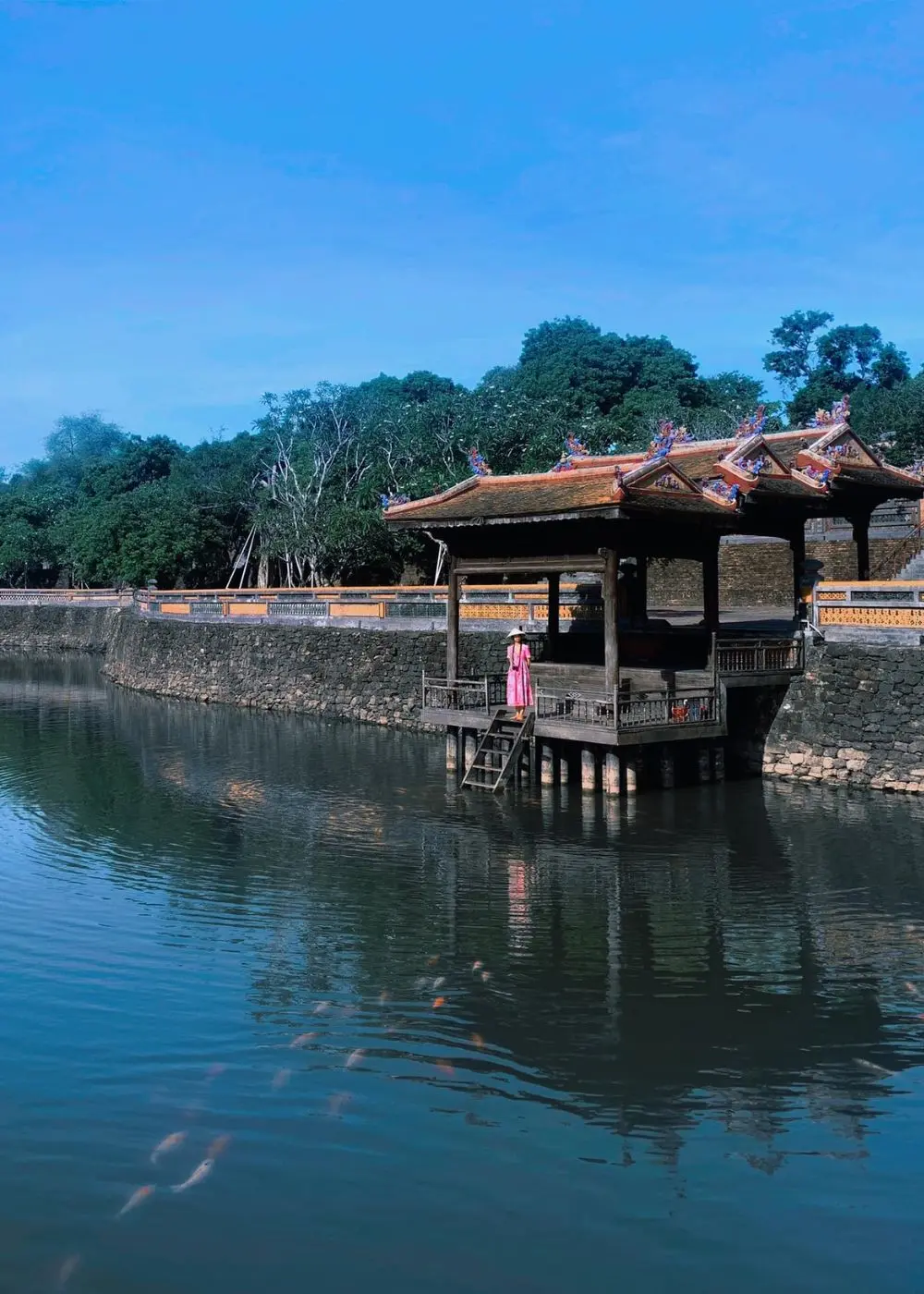 Đến Lăng Tự Đức Huế thưởng thức vẻ đẹp cổ k&iacute;nh v&agrave; hữu t&igrave;nh c&ugrave;ng Duy Nguy&ecirc;n 8