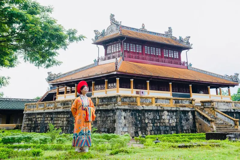 Đi Huế mặc g&igrave; cho giống n&agrave;ng thơ giữa đất cố đ&ocirc;? 6