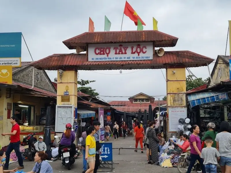 Kh&aacute;m ph&aacute; Chợ T&acirc;y Lộc Huế: Điểm đến vui chơi, mua sắm v&agrave; ăn uống 2