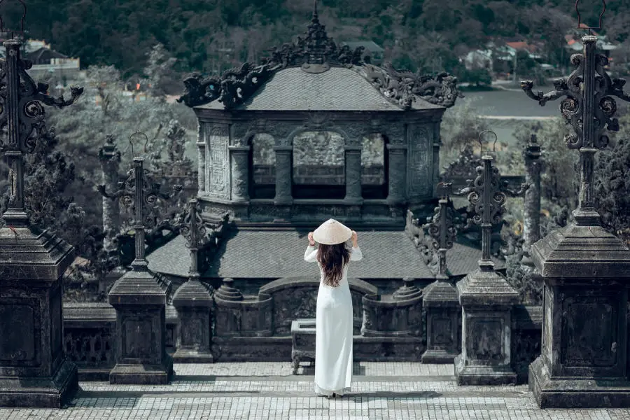 Lăng Khải Định v&agrave; vẻ đẹp huyền b&iacute; xen lẫn n&eacute;t cổ k&iacute;nh 9