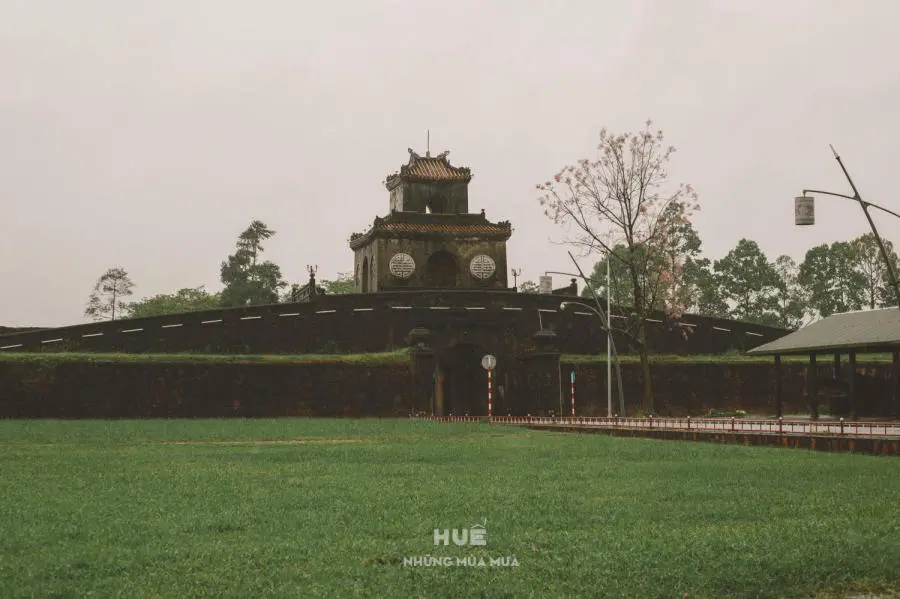 Ngắm nhìn Huế những mùa mưa buồn man mác 8