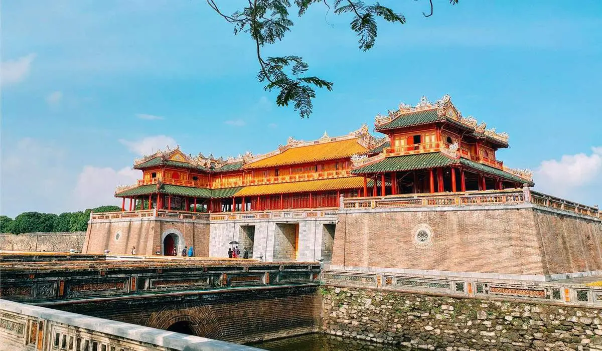 Review du lịch Huế 3 ng&agrave;y 2 đ&ecirc;m xuất ph&aacute;t từ Hội An 6
