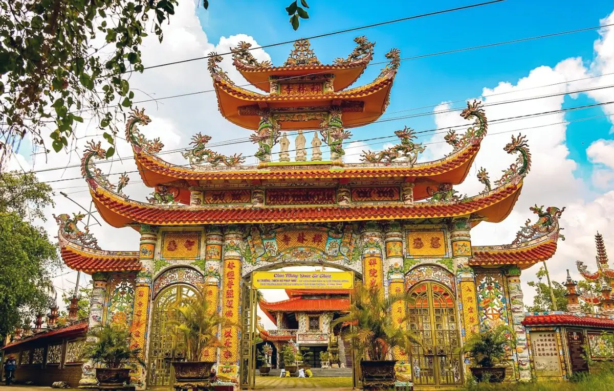 Review du lịch Huế 3 ng&agrave;y 2 đ&ecirc;m xuất ph&aacute;t từ Hội An 12