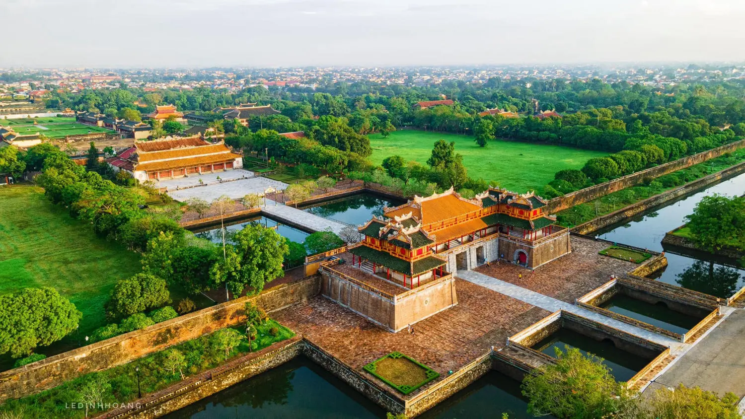 Vẻ đẹp tr&aacute;ng lệ của Kinh th&agrave;nh Huế qua bộ ảnh của L&ecirc; Đ&igrave;nh Ho&agrave;ng 3