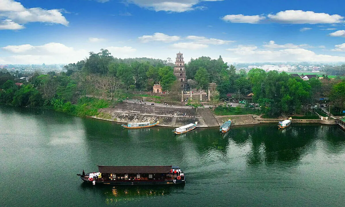 Review lịch tr&igrave;nh Huế tự t&uacute;c 3 ng&agrave;y ngon bổ rẻ cho người mới 2