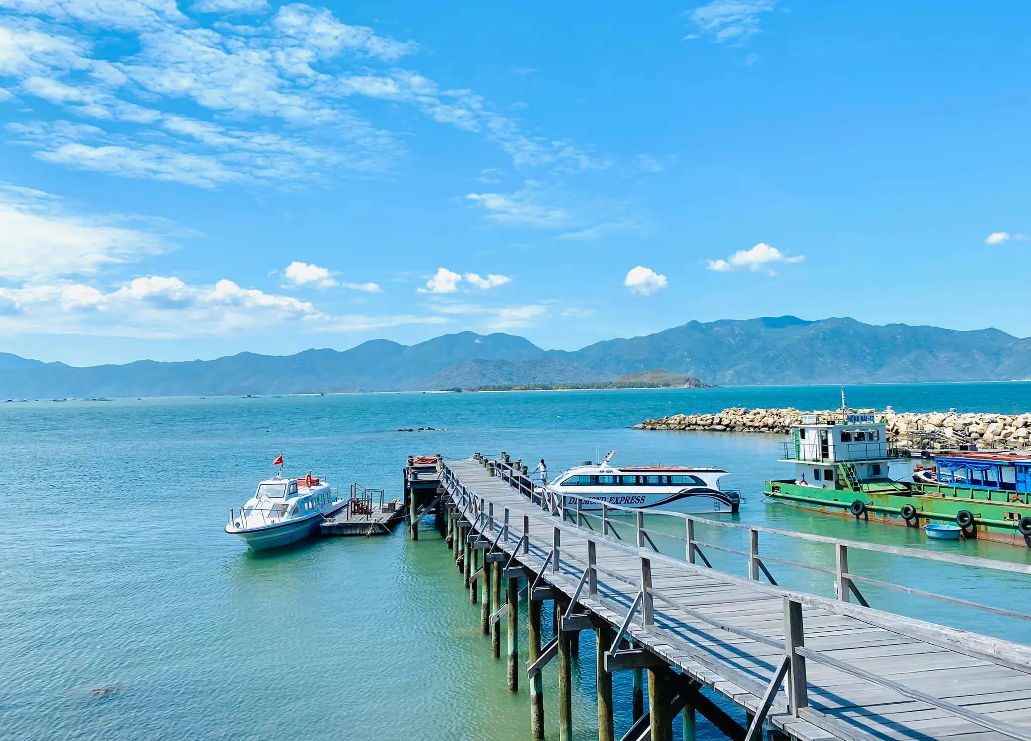 Vịnh Ninh V&acirc;n Kh&aacute;nh H&ograve;a: Ngất ng&acirc;y trước vẻ đẹp hoang sơ, l&atilde;ng mạn 5