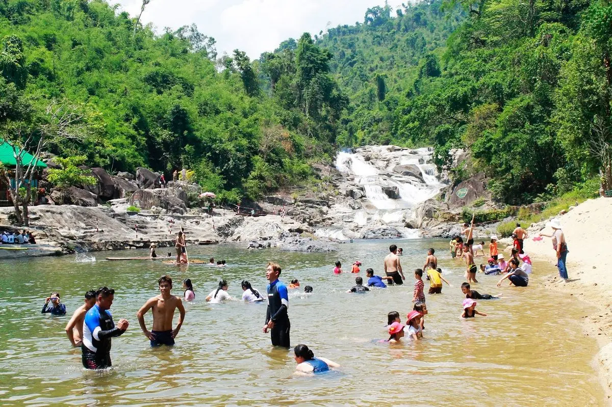 Lịch tr&igrave;nh kh&aacute;m ph&aacute; KDL Yang Bay trong 1 ng&agrave;y cực chi tiết cho những bạn mới đi lần đầu 16