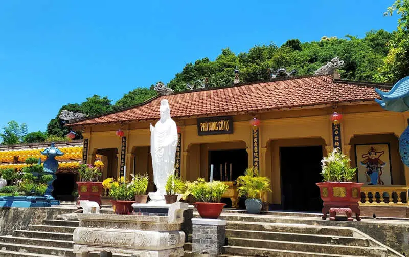Ch&ugrave;a Ph&ugrave; Dung (ch&ugrave;a Ph&ugrave; Cừ) H&agrave; Ti&ecirc;n, c&ocirc;ng tr&igrave;nh cổ k&iacute;nh đẹp mắt 5