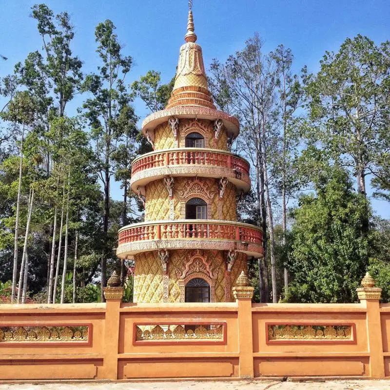 Du lịch Rạch Gi&aacute; v&agrave; tham quan c&aacute;c ng&ocirc;i ch&ugrave;a cổ k&iacute;nh 8