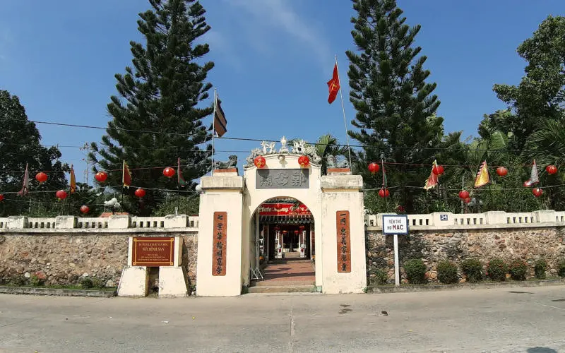 Khu di t&iacute;ch lăng Mạc Cửu H&agrave; Ti&ecirc;n y&ecirc;n b&igrave;nh giữa l&ograve;ng Ki&ecirc;n Giang 3