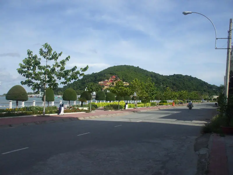 Về Ki&ecirc;n Giang kh&aacute;m ph&aacute; N&uacute;i Đ&egrave;n đẹp đến đắm say l&ograve;ng người 8