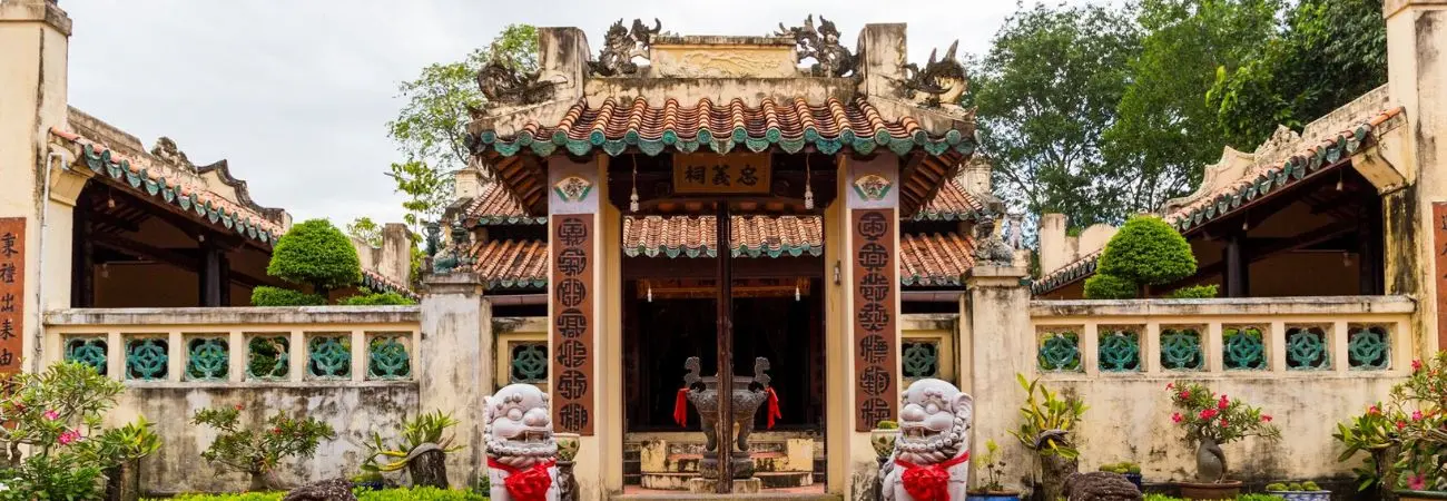 Khu di tích lăng Mạc Cửu Hà Tiên yên bình giữa lòng Kiên Giang