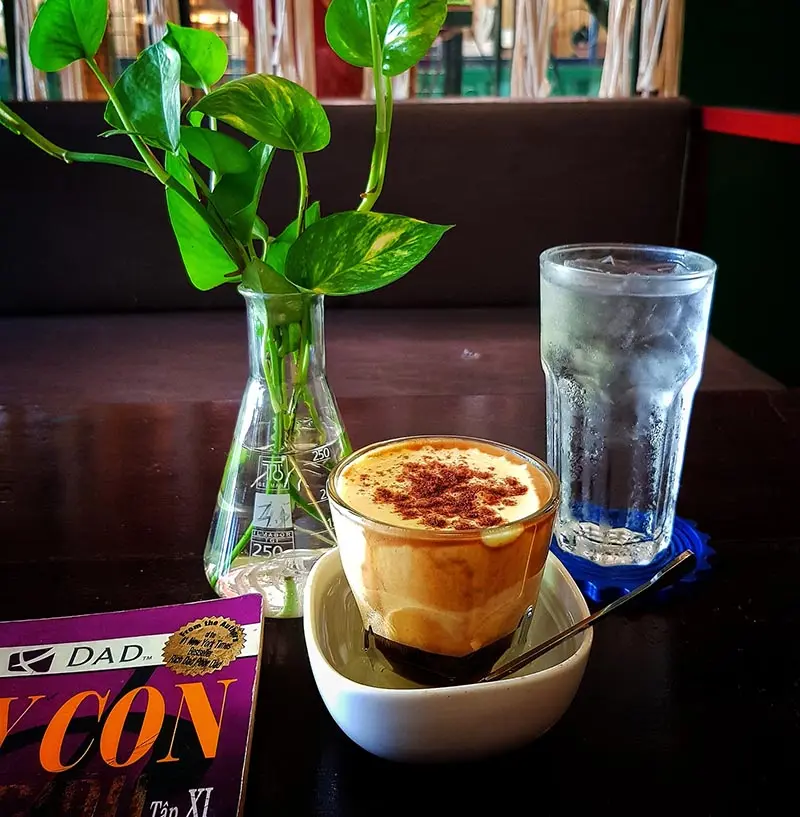 Home coffee v&agrave; kh&ocirc;ng gian mang đậm m&agrave;u sắc truyền thống 7