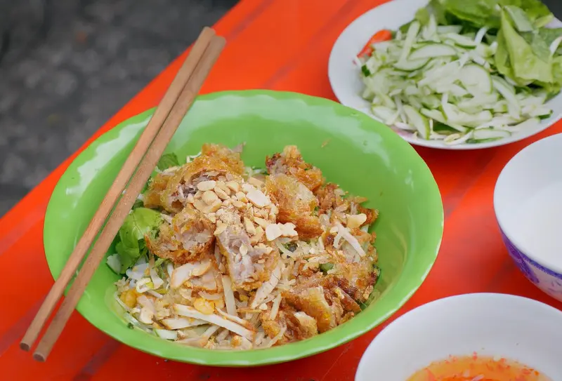 Hủ tiếu hấp H&agrave; Ti&ecirc;n, m&oacute;n ăn đường phố đặc sắc 2