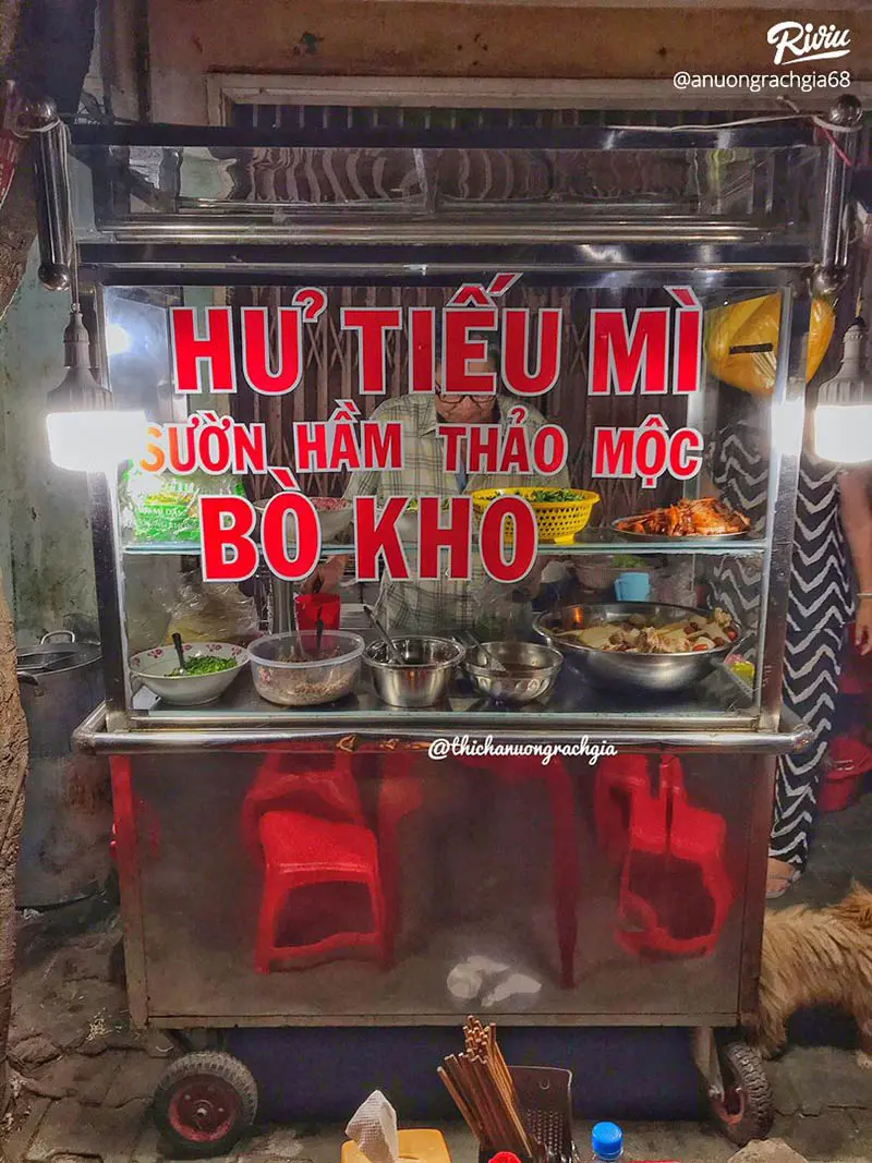 Hủ tiếu sườn hầm thảo mộc, qu&aacute;n ngon b&igrave;nh d&acirc;n tại Ki&ecirc;n Giang 2