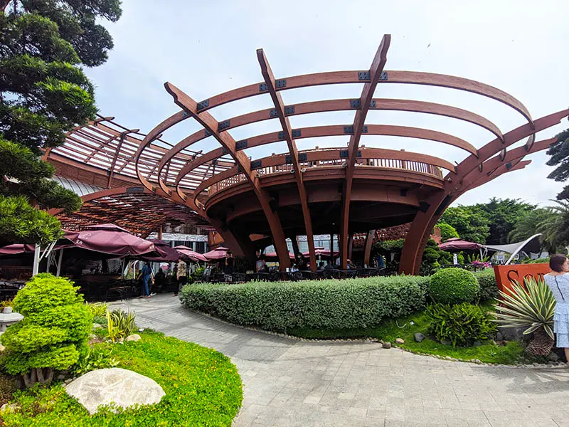 Kh&aacute;m ph&aacute; Sophia Cafe v&agrave; kh&ocirc;ng gian sang trọng, cổ điển 2