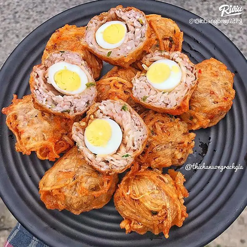 Thử Khoai m&ocirc;n bọc trứng chi&ecirc;n (cầu tạm V&agrave;m Trư) vừa ngon vừa lạ 3