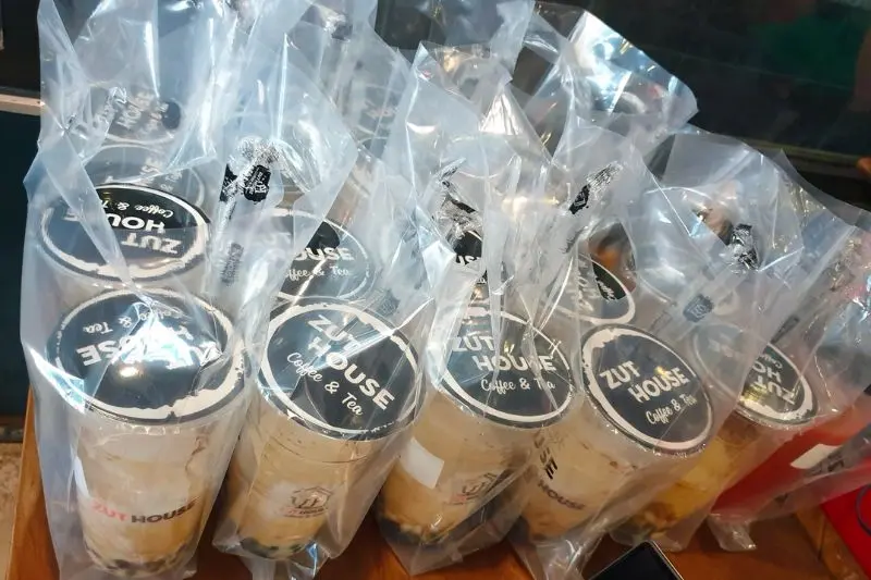 Zut House Coffee and Tea Rạch Gi&aacute; đốn tim hội m&ecirc; tr&agrave; sữa 5