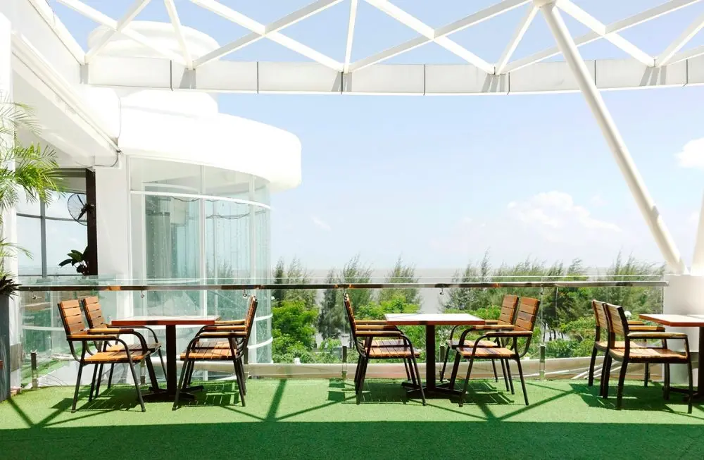 Seaview Coffee với không gian thưởng thức đồ uống hiện đại