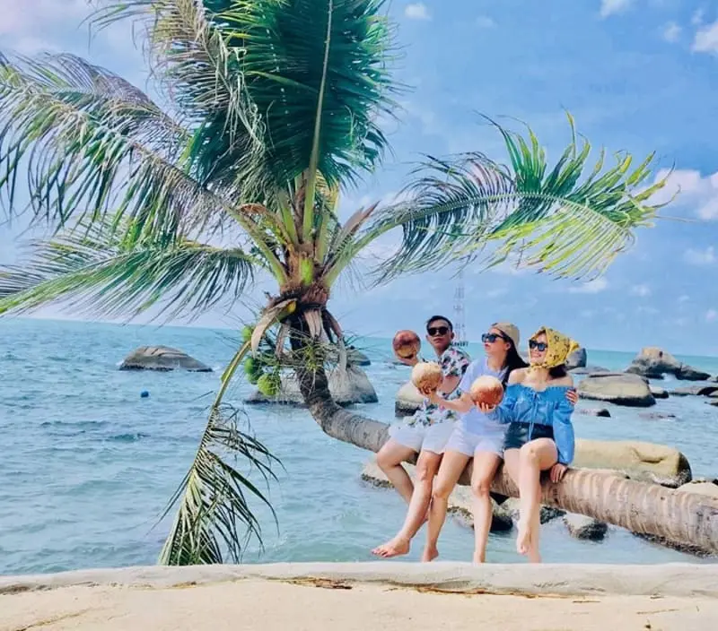 Cây dừa nghiêng Bãi Bàng, điểm check in nổi tiếng Hòn Sơn 4