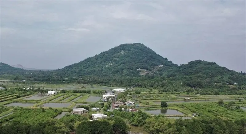H&ograve;n Đất: Điểm đến l&yacute; tưởng cho những chuyến du lịch về nguồn 3
